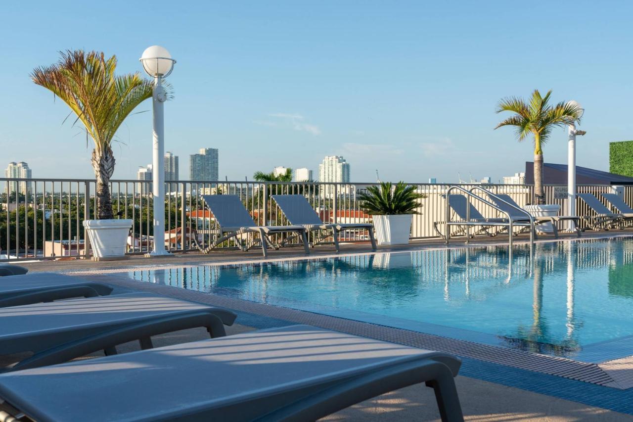 Courtyard Miami Beach South Beach Exterior foto