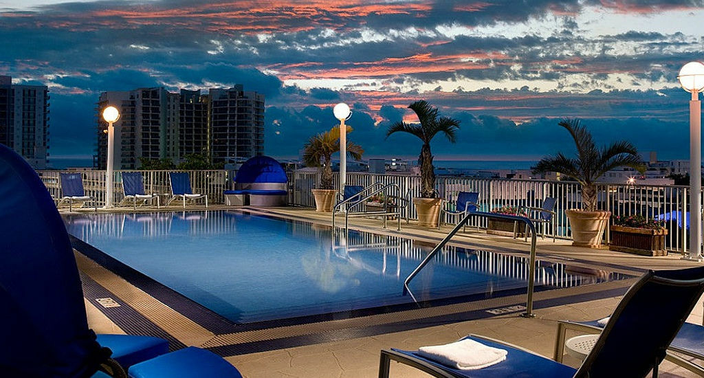 Courtyard Miami Beach South Beach Exterior foto